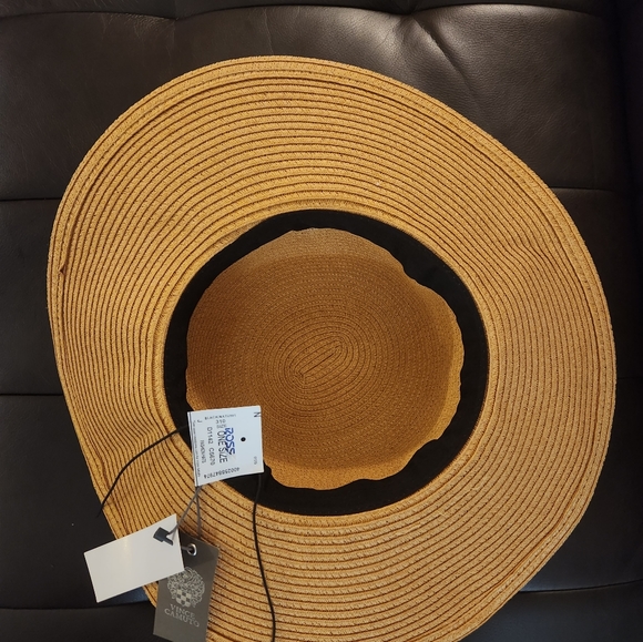 Floppy, straw style, hat with black fashionable trim. - Picture 3 of 5